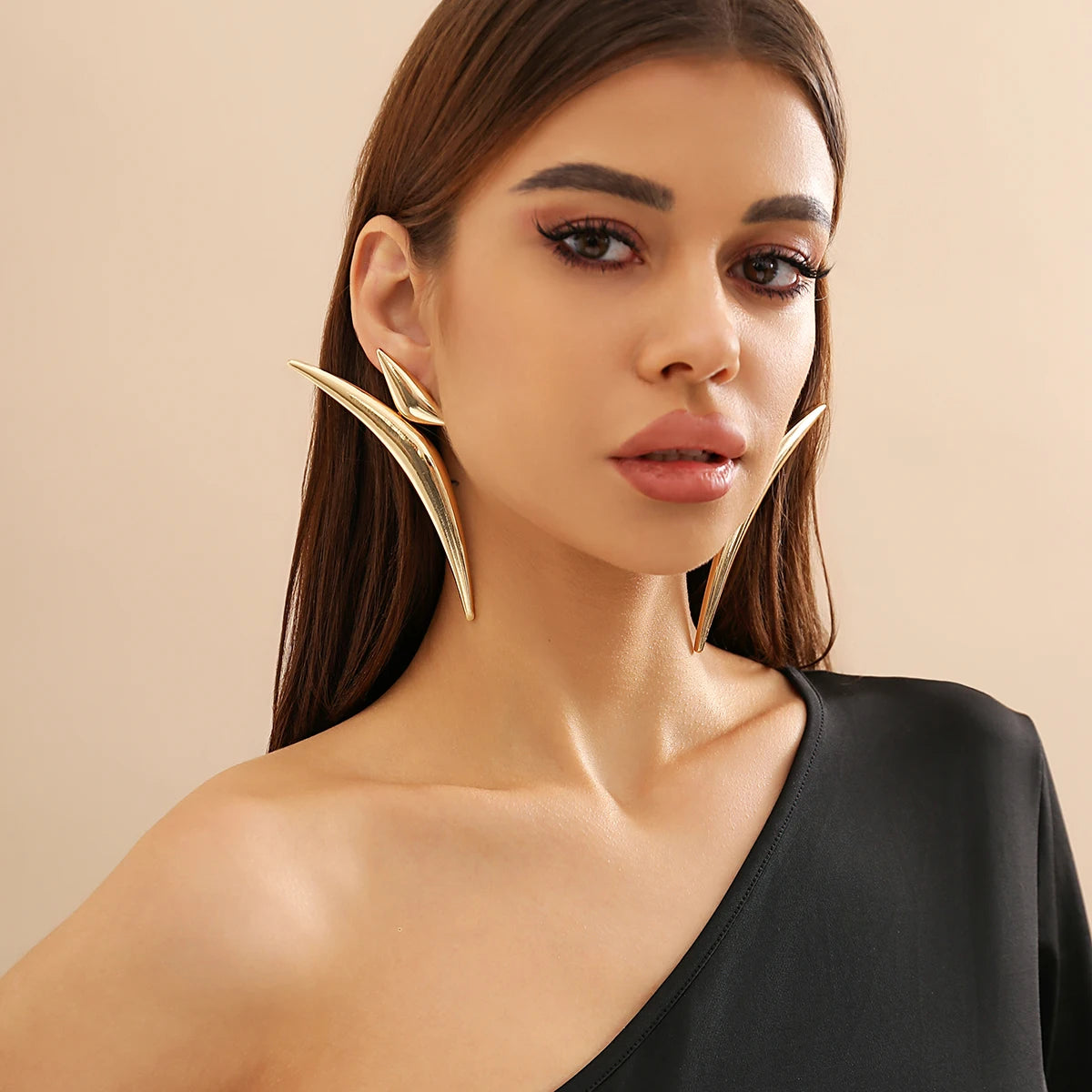 ItsYara Pharaonic Curved  Earrings