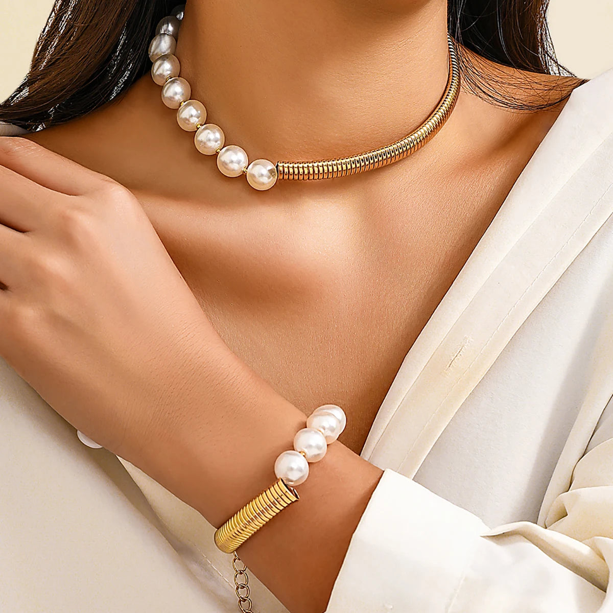 ItsYara Elegant Pearl Set