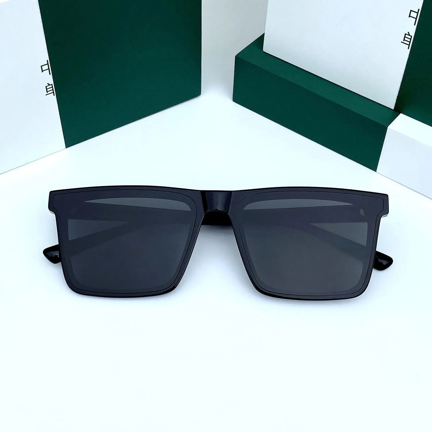 Mysterious look- Sunglass