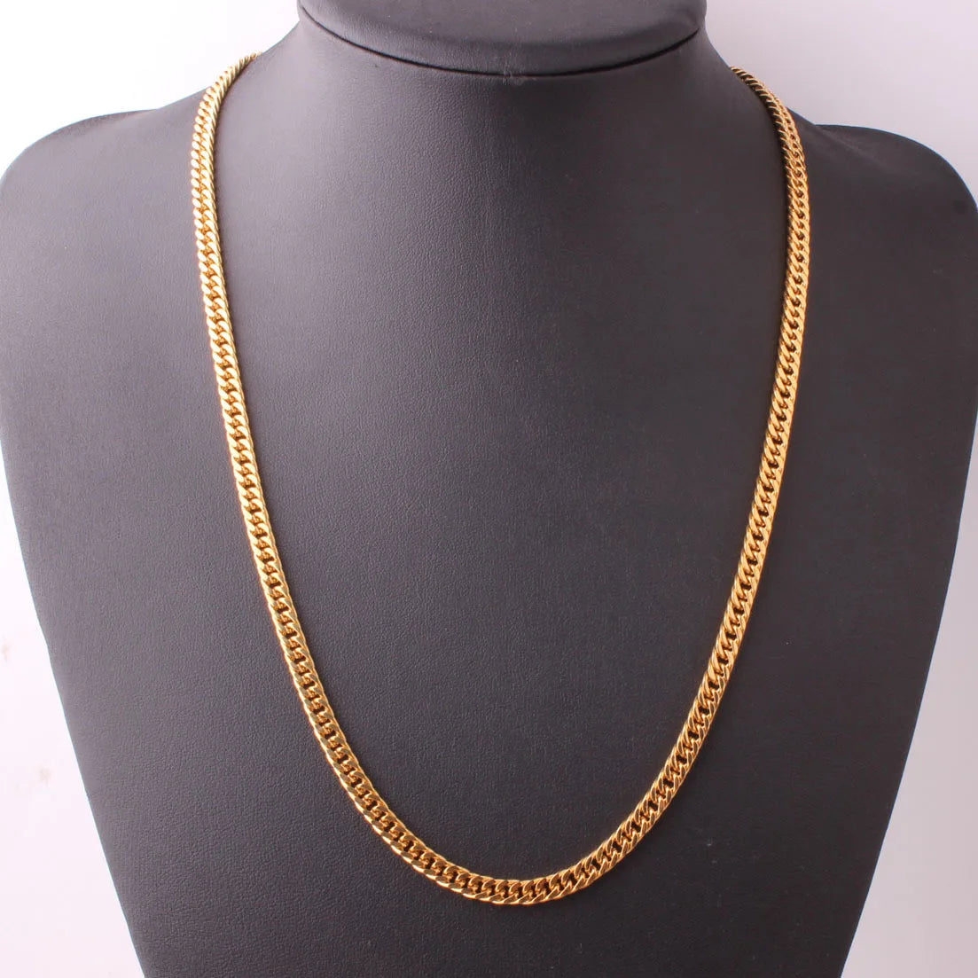 ItsYara 10MM Cuban Chain Necklace